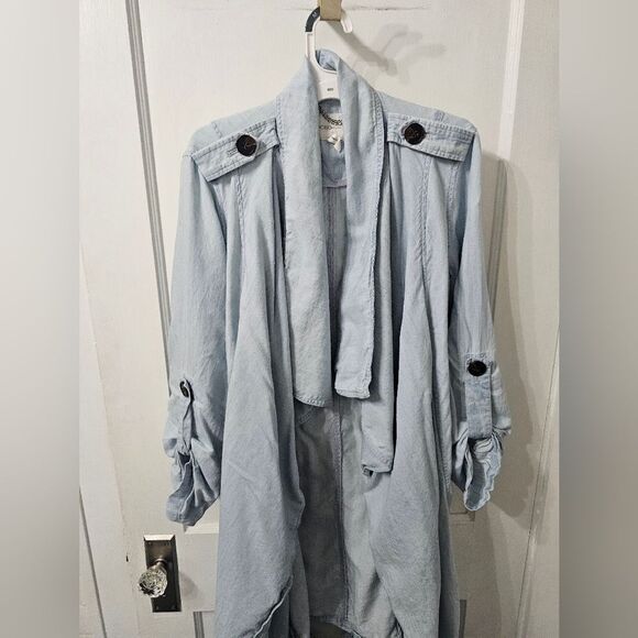 BCBG light weight, cotton blend, coat, sz large - Picture 2 of 6